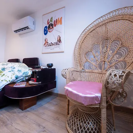 Loveroom, Les Annees 80 Chez Nounours Templemars Exterior photo