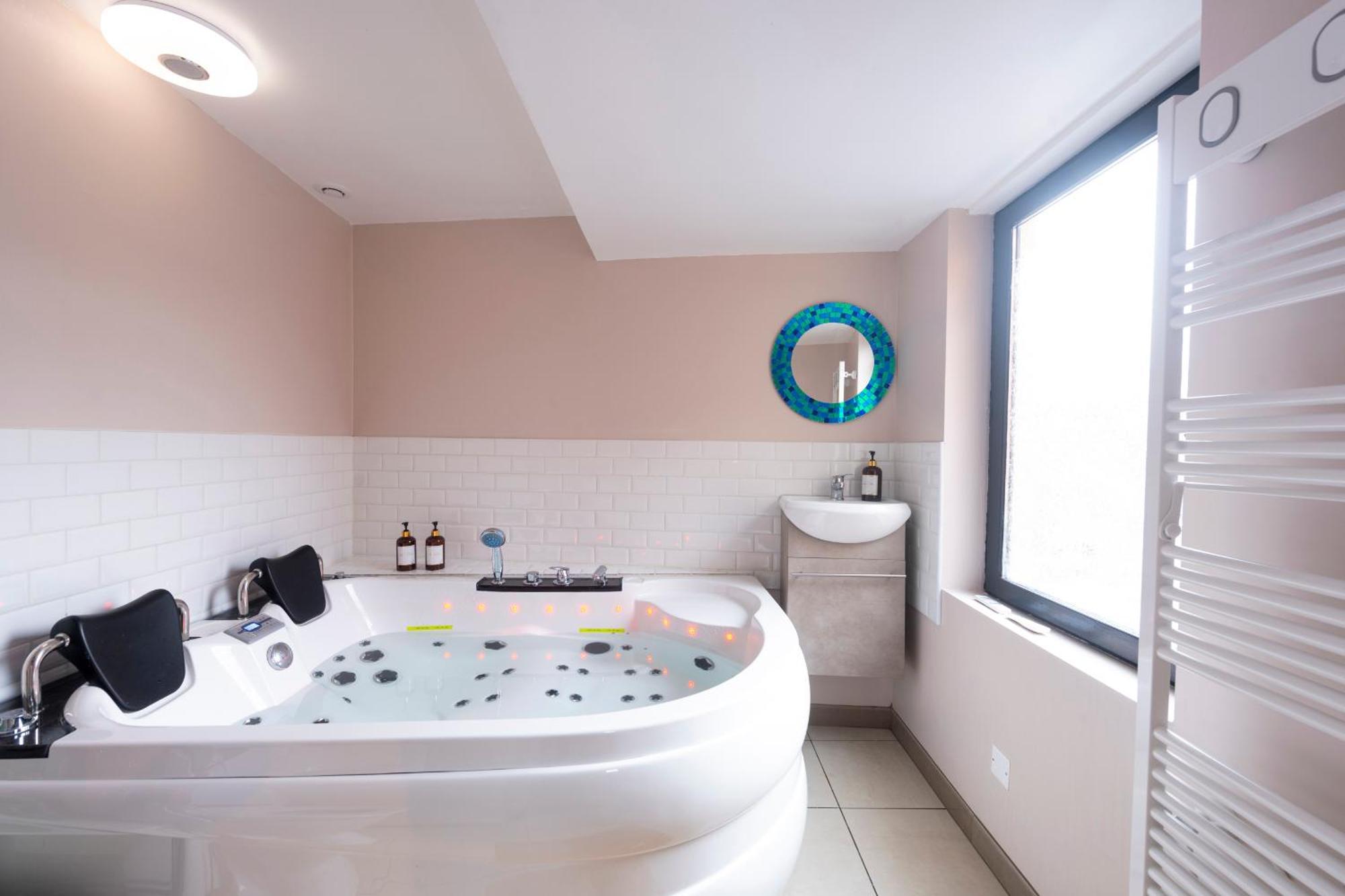 Apartment Loveroom, Les Annees 80 Chez Nounours *