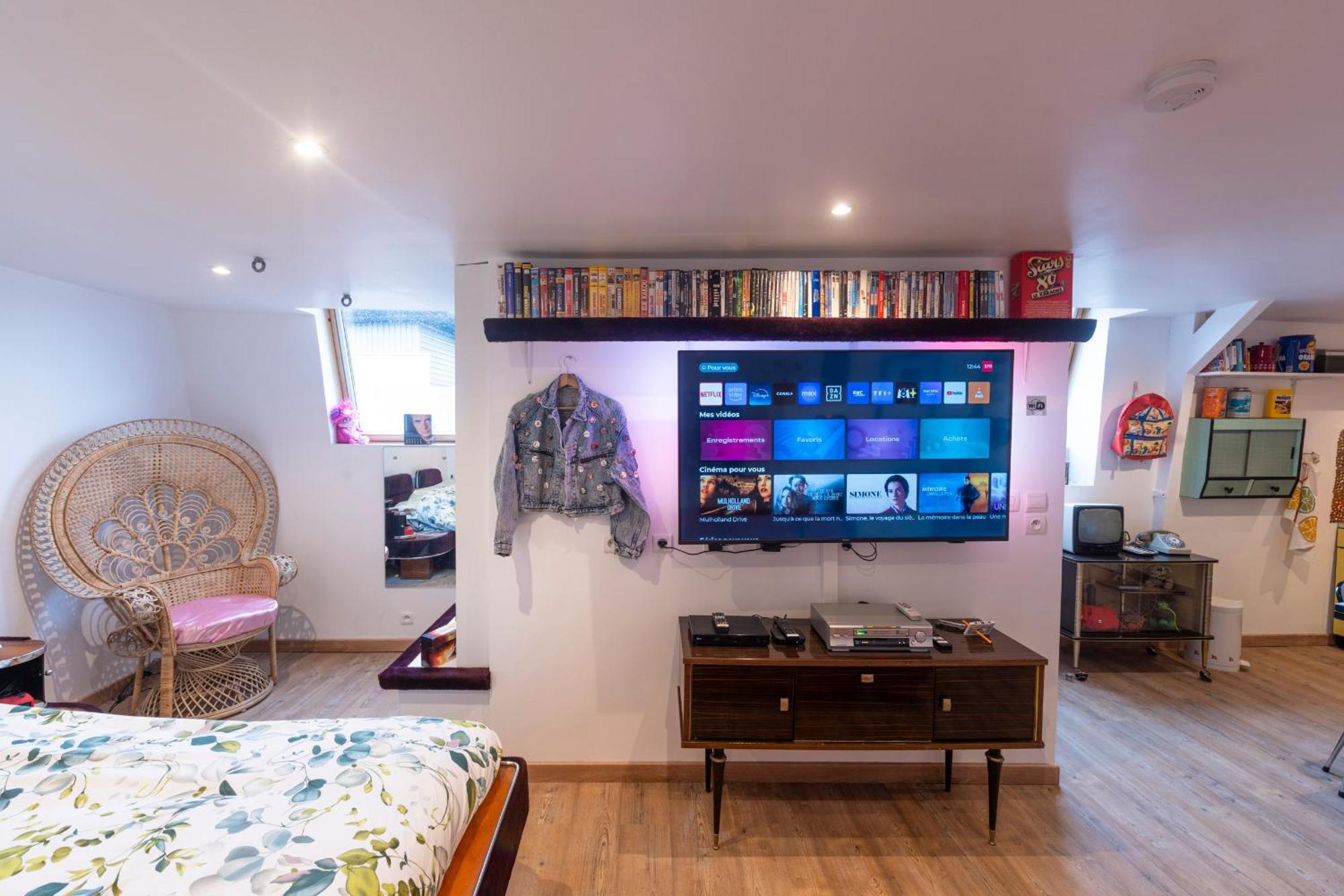 Apartment Loveroom, Les Annees 80 Chez Nounours Templemars